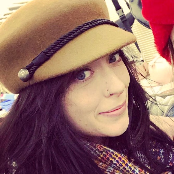 Meet your Posher, Jackie - Picture 1 of 1